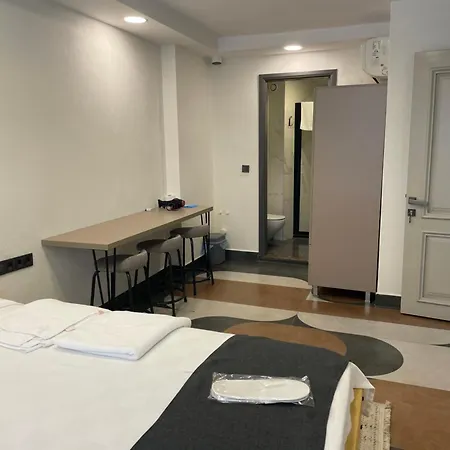 Sirkeci Hotel *
